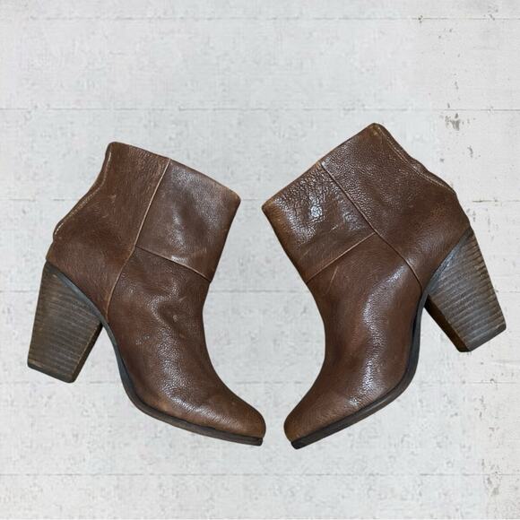 Rag & Bone Iconic Newbury Distressed Brown Leather Block Heel Booties Size 7 - Picture 1 of 11